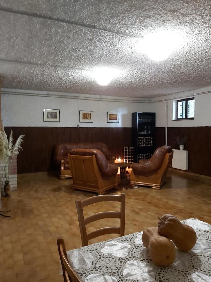 Koca Sredi Gozda Hotell Kanal Exteriör bild