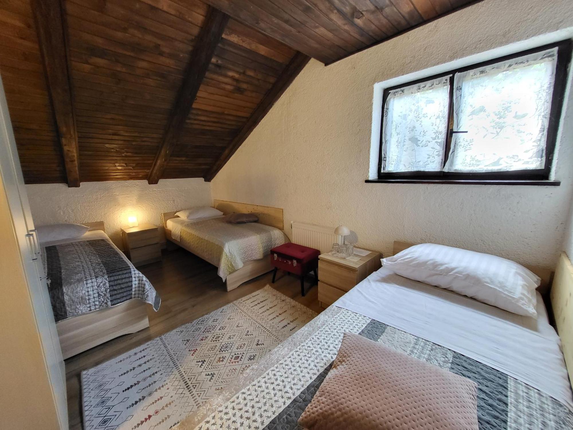 Koca Sredi Gozda Hotell Kanal Exteriör bild